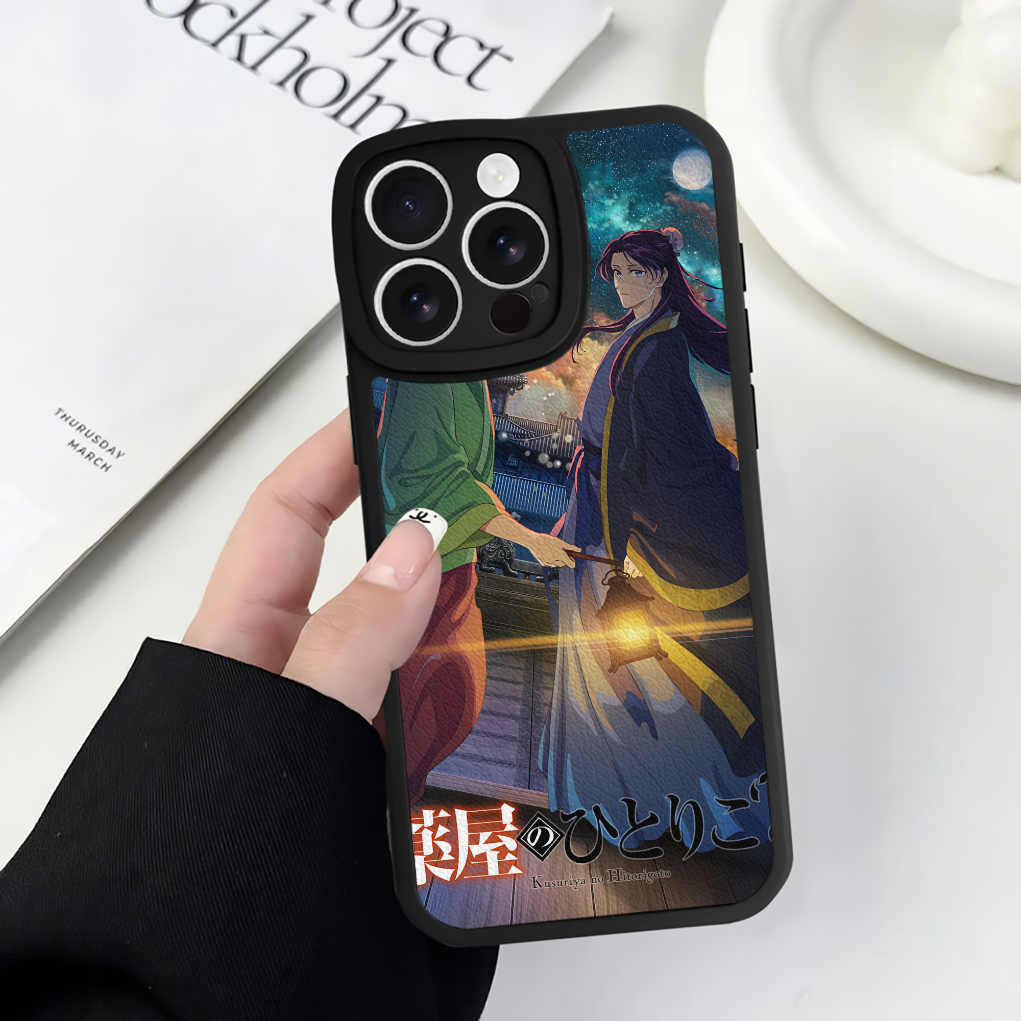 薬屋のひとりごと The Apothecary Diaries 【iPhone 16シリーズ対応】シリコンスマホケース（レザー調） 材質：シリコン